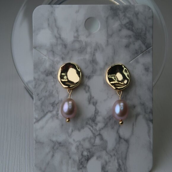 ✨Elegant Pale Pink Natural Freshwater Pearl Gold Plated Earrings ✨ - Picture 3 of 8